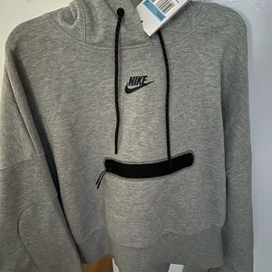 🚨🚨Women Nike tech hoodie “new” with tags